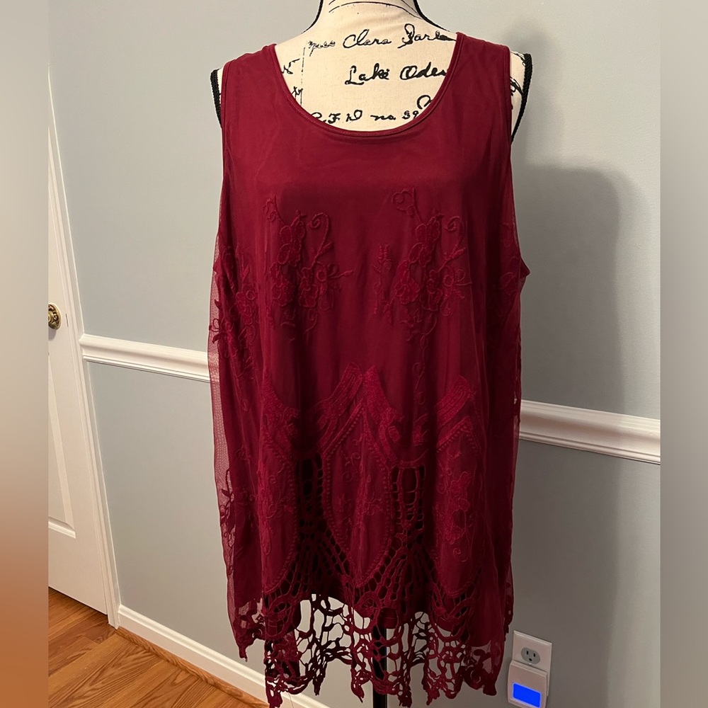 Burgundy Lace/crochet overlay Tank